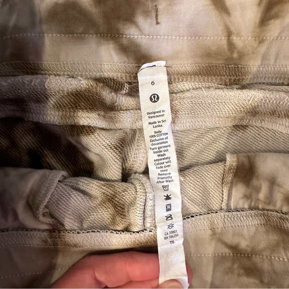 Lot of 4 Lululemon Size 6 Pants, Yoga, Sweatpants, Joggers, great condition! - Picture 15 of 15